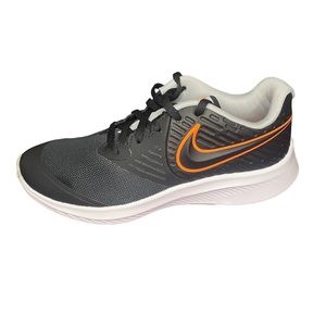 NIB Nike Star Runner 2 Size 5Y